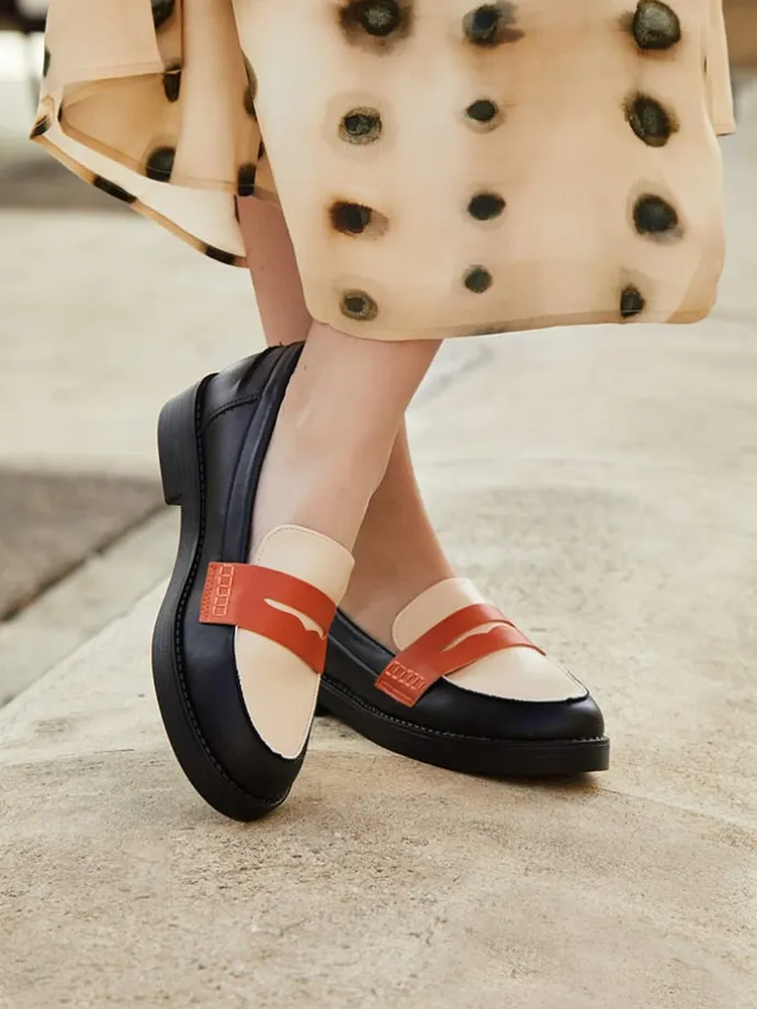 Mokassins in Schwarz/ Orange/ Creme