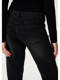 Mom Fit 7/8 Jeans Azua in Black Denim
