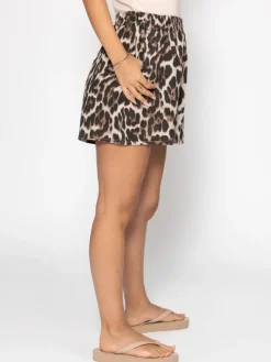 Musselin Shorts mit Leo-Print in Beige