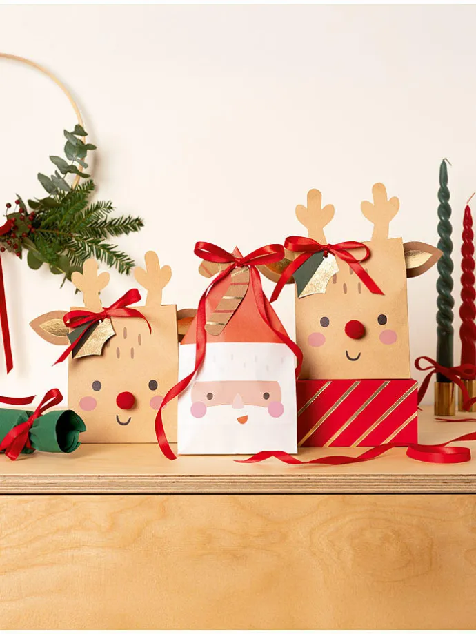 Papiertüten-Bastelset "Santa & Deer" in Beige/ Rot