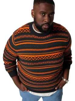 Pullover in dunkel marine