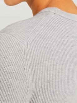 Pullover in Grau