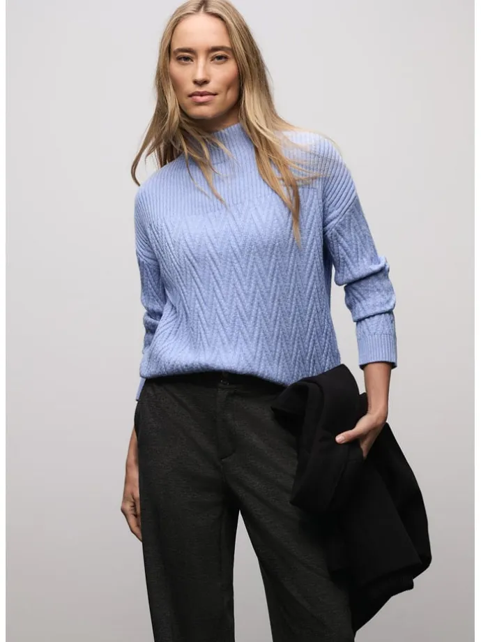 Pullover in Hellblau
