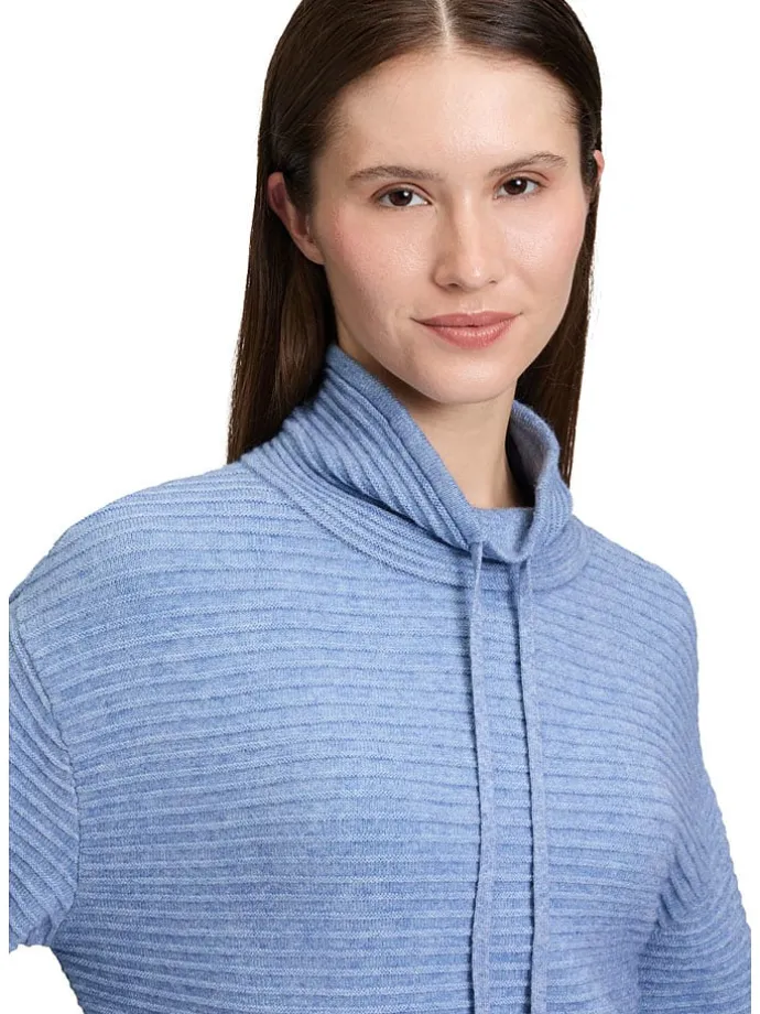 Pullover in Hellblau