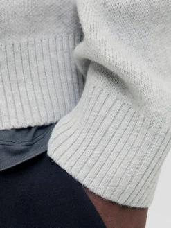 Pullover in Hellgrau