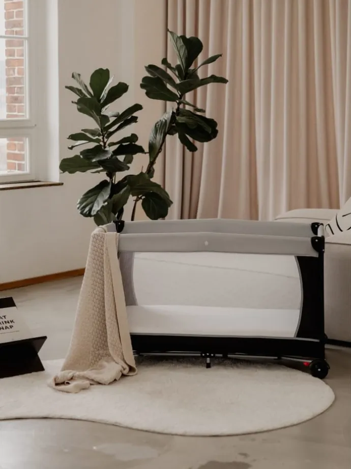 Reisebett 60x120 cm - fold & go - mit Matratze Cloud Air, schwarz/grau