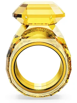 Ring mit Kristall