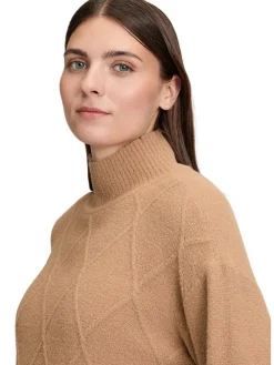 Rollkragenpullover in Camel