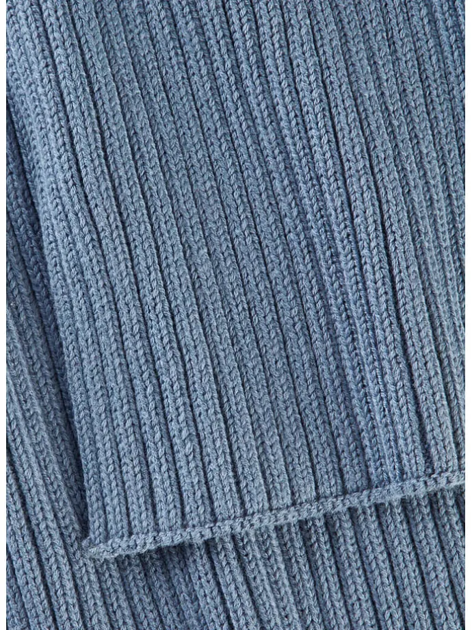 Schal in Hellblau
