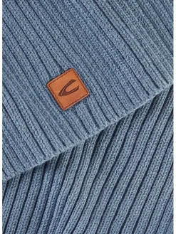 Schal in Hellblau