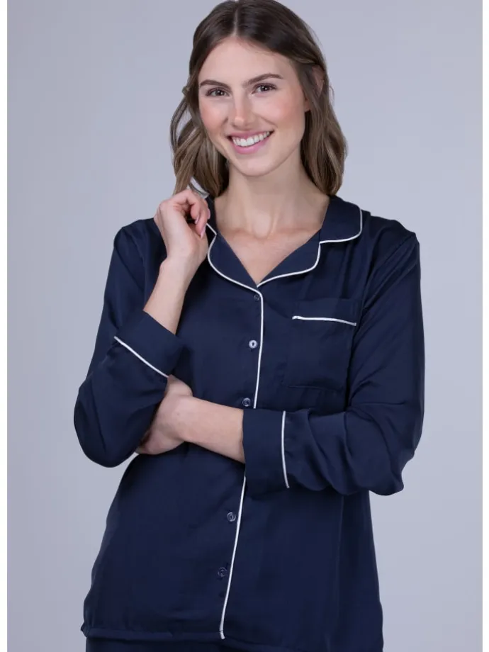 Schlafanzug in Satin-Optik mit Knopfleiste in blau