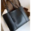 Schultertasche in Schwarz - (B)39 x (H)29 cm