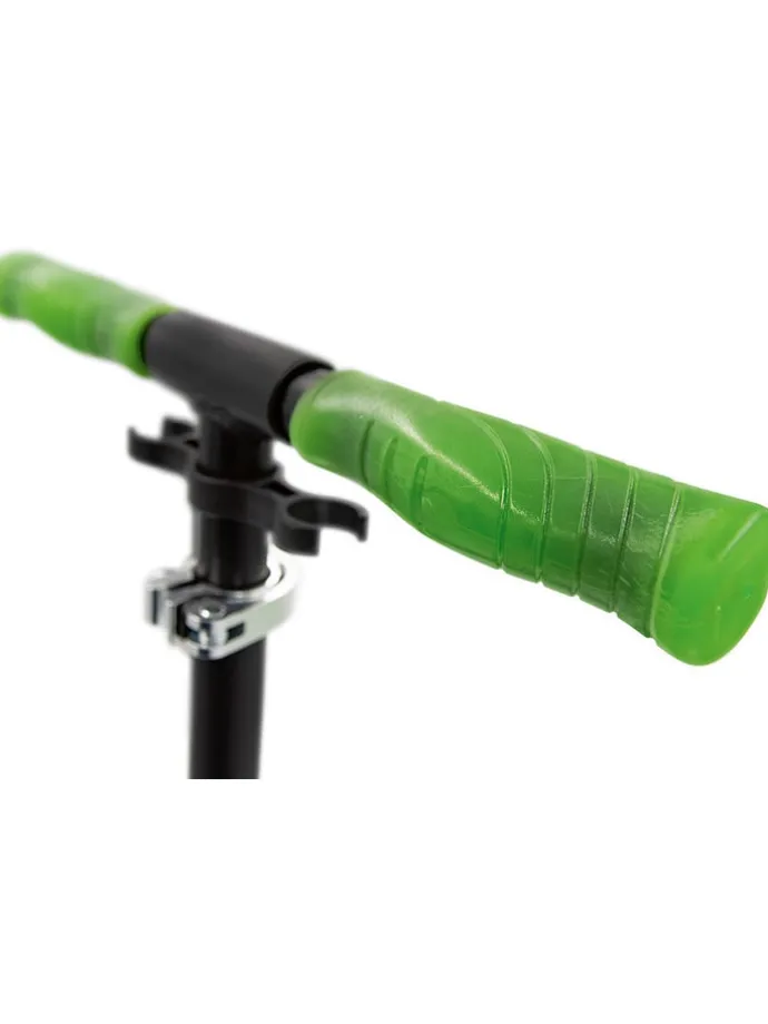 Scooter "muuwmi Lights Aluminium Scooter GLOW" in Grün - ab 5 Jahren