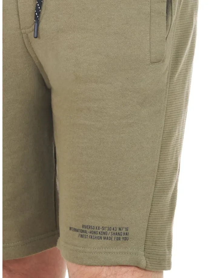 Short RIVBlake comfort/relaxed in Oliv