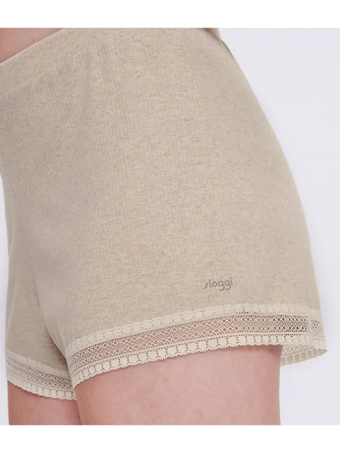 Shorts in Beige