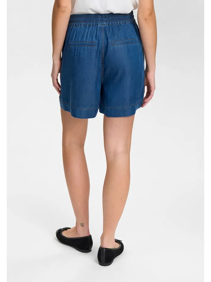 Shorts in Blau