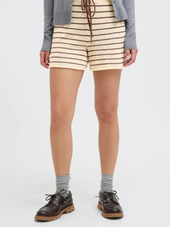 Shorts in Bone White