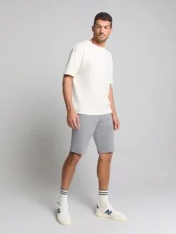 Shorts in Grau
