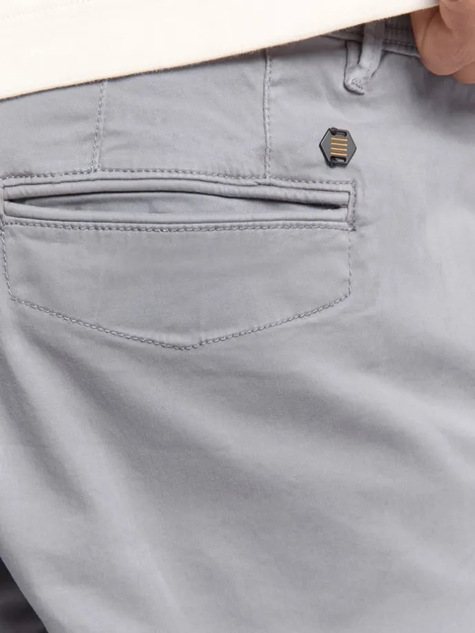 Shorts in Grau