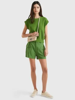 Shorts in Grün