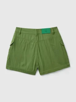 Shorts in Grün