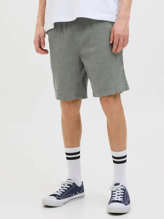 Shorts in Mulled Basil