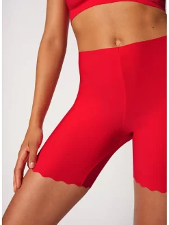 Shorts in Rot