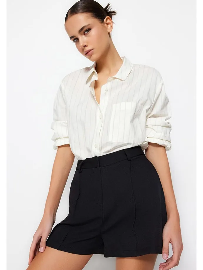 Shorts in Schwarz