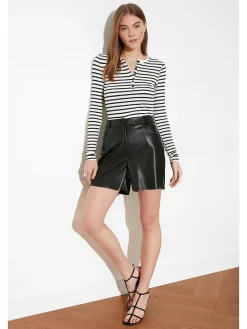 Shorts in Schwarz