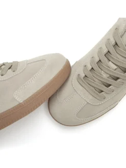 Sneaker in beige