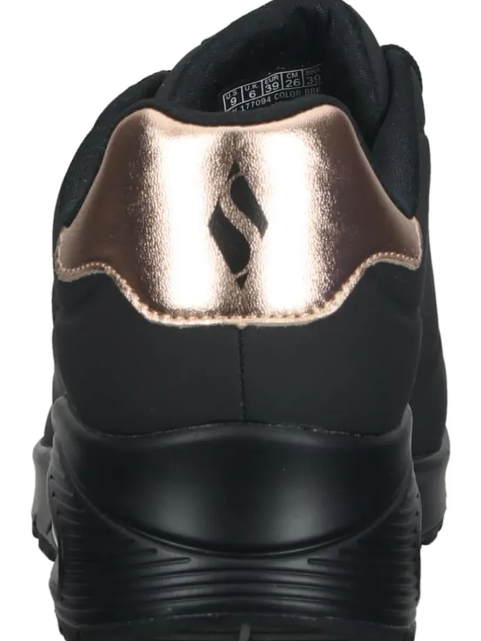 Sneaker in Schwarz/Schwarz