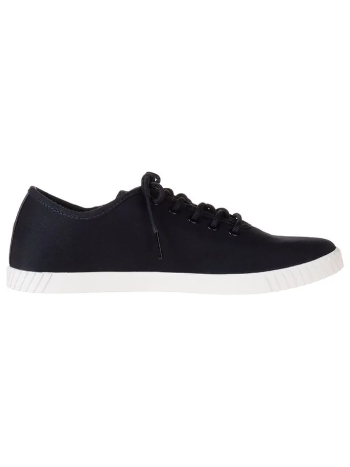 Sneakers in Dunkelblau