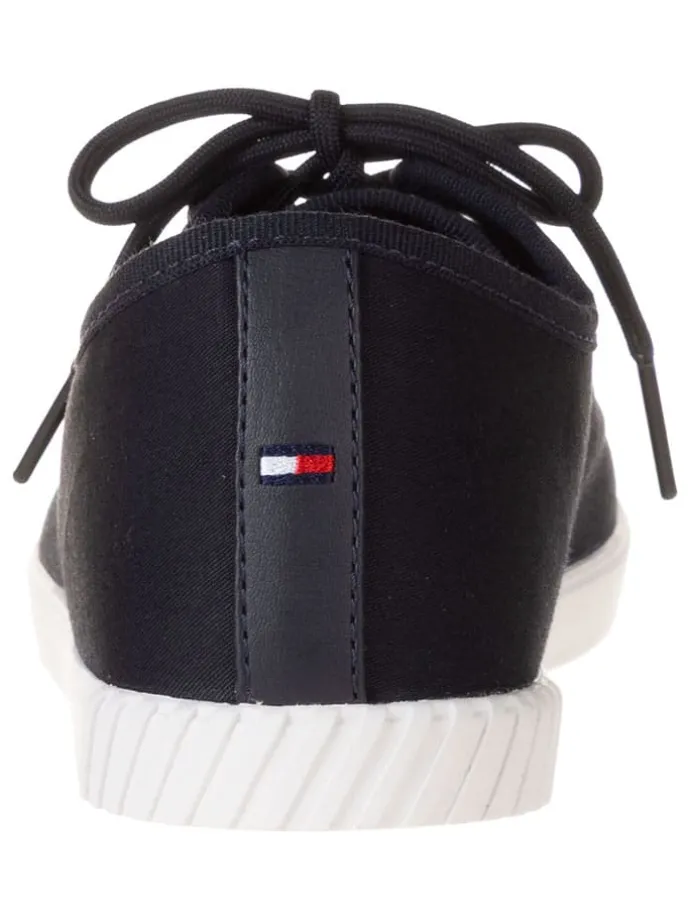 Sneakers in Dunkelblau