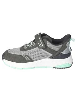 Sneakers in Grau