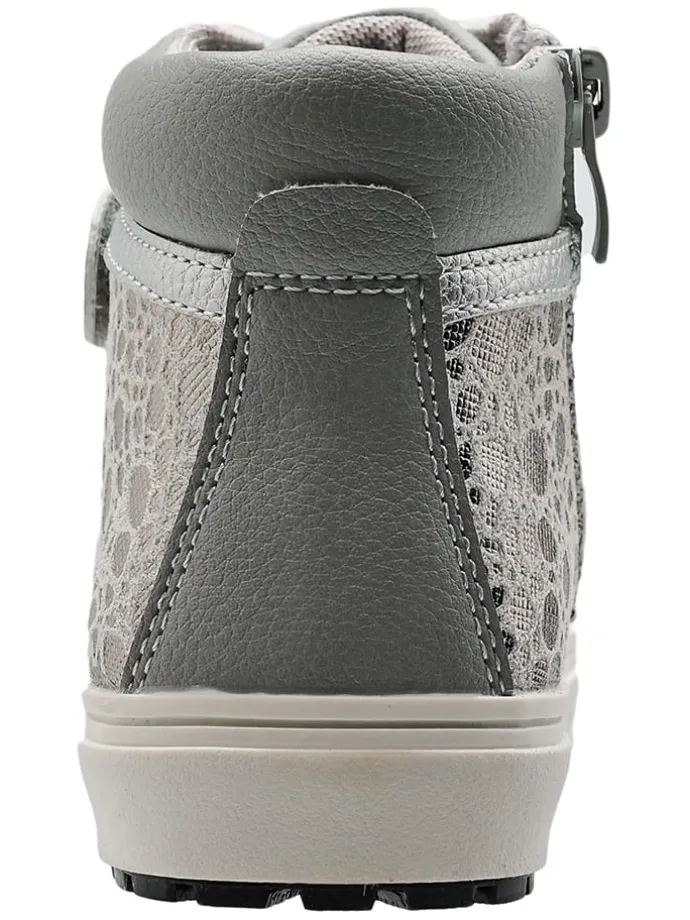 Sneakers in Grau