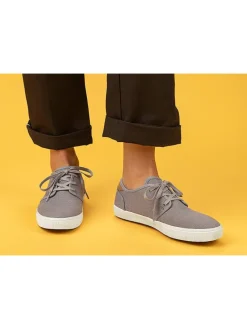 Sneakers in Grau