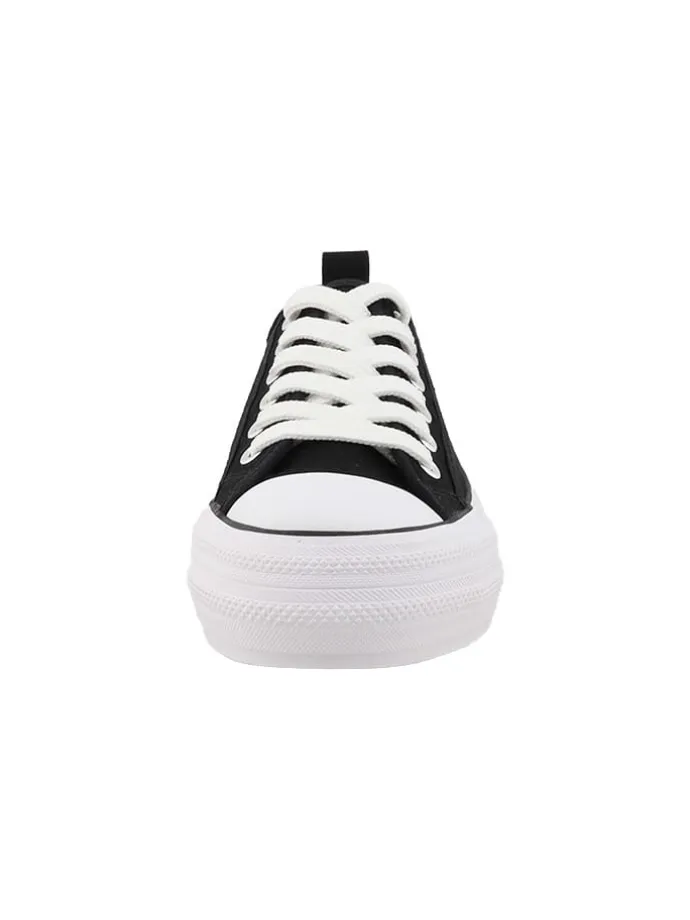 Sneakers in Schwarz