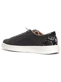 Sneakers in Schwarz
