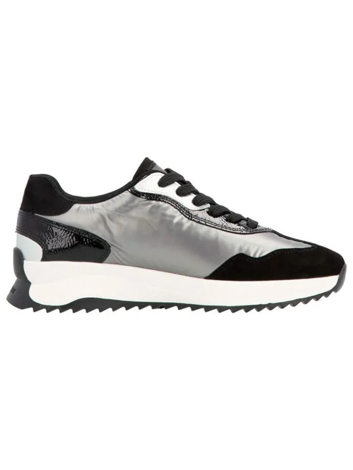 Sneakers in Schwarz/ Silber