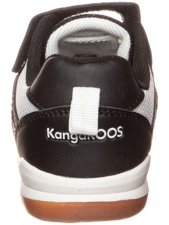 Sneakers in Schwarz/ Weiß