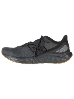 Sportschuhe in Schwarz