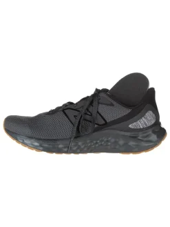 Sportschuhe in Schwarz