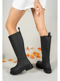 Stiefel in Schwarz