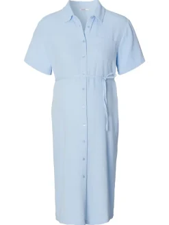 Still-Kleid Cruz in Light Sky