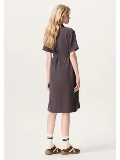 Still-Kleid in Forged Iron