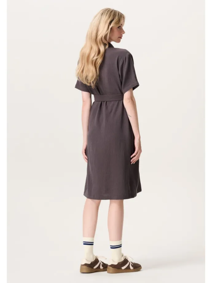 Still-Kleid in Forged Iron