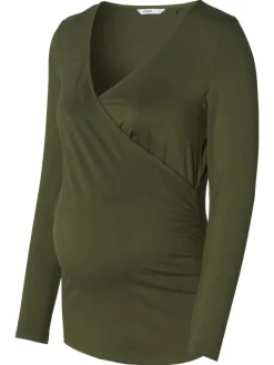 Still-Shirt Langu in Forest Night