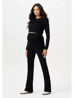 Still-Shirt Leela in Black