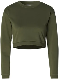 Still-Shirt Leela in Forest Night