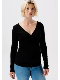 Still-Shirt Sara in Black
